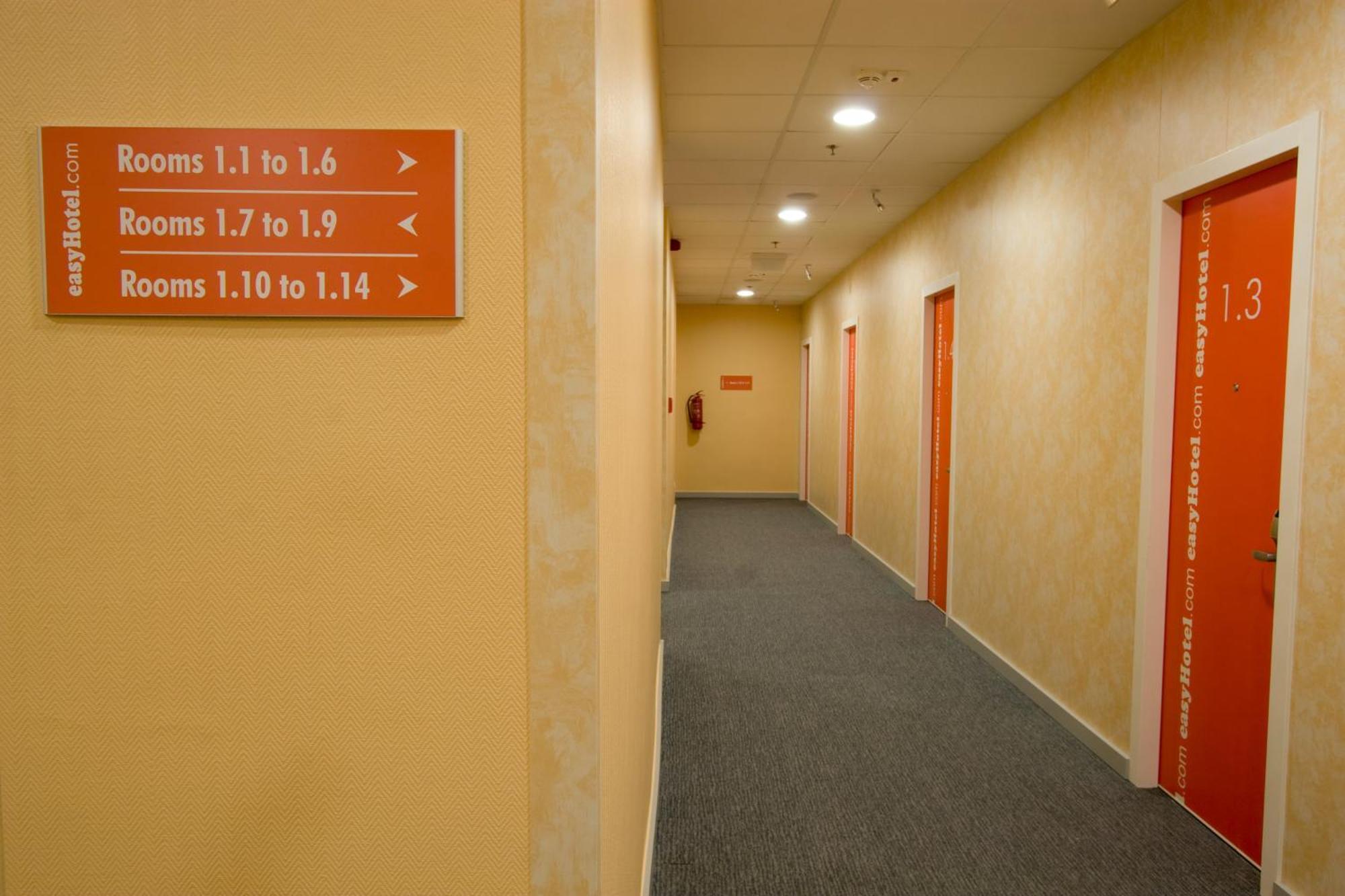 Easyhotel Budapest Oktogon Exteriör bild