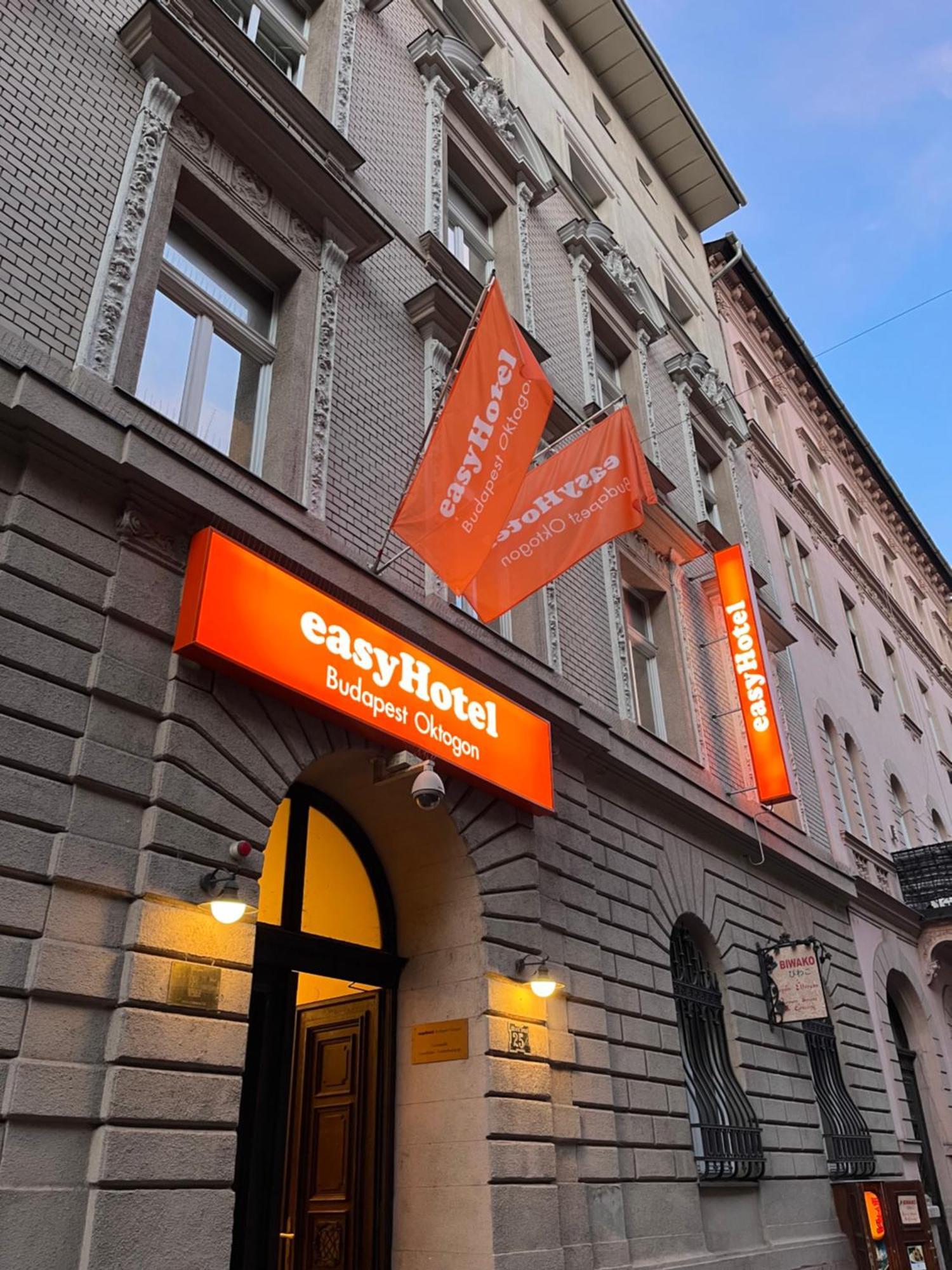 Easyhotel Budapest Oktogon Exteriör bild