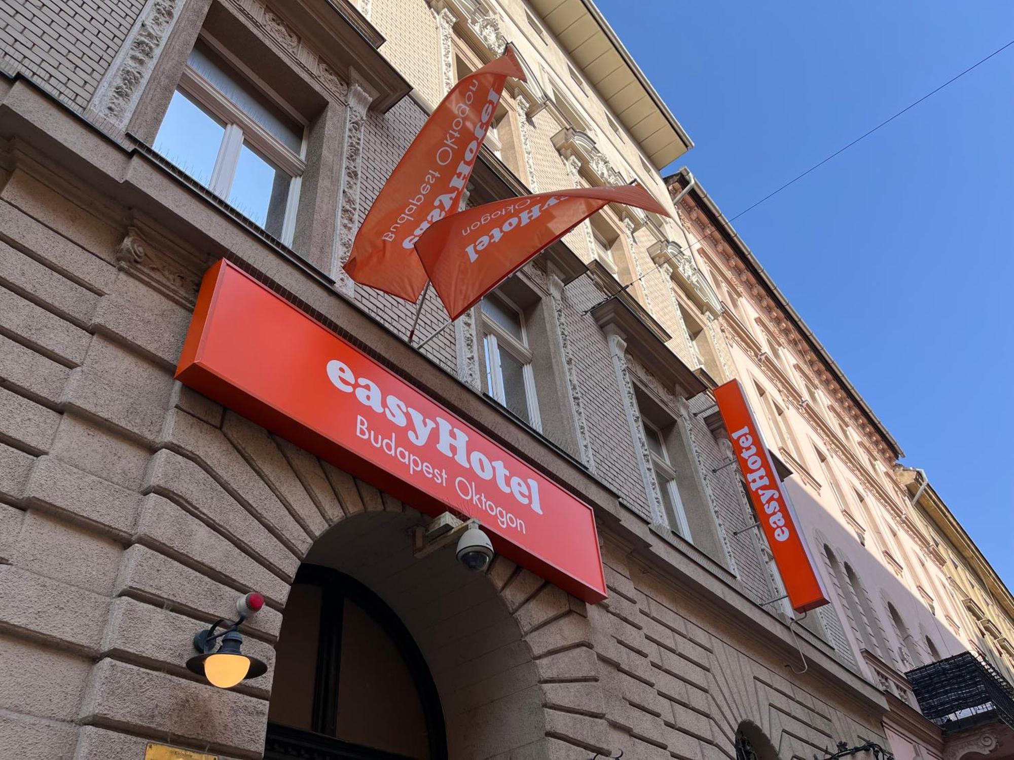 Easyhotel Budapest Oktogon Exteriör bild